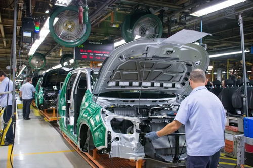 裁員風暴與工廠關停 百年通用的轉型陣痛與汽車陪駕服務的新機遇